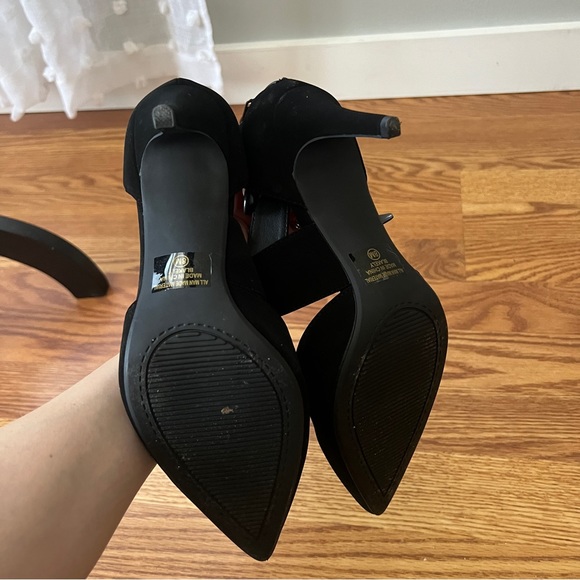 Cut out heels - size 8 - Picture 3 of 3